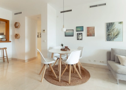 APARTAMENTO ELEGANTE EN UNA URBANIZACIÓN CERRADA EN NUEVA ANDALUCÍA