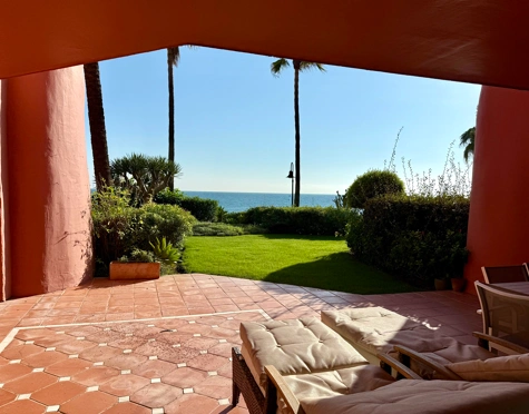 Ground Floor Apartment for sale in Menara Beach, Estepona East