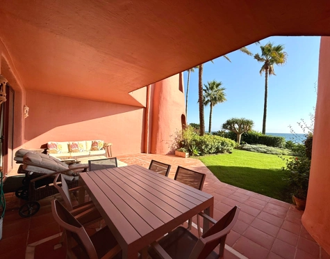 Ground Floor Apartment for sale in Menara Beach, Estepona East