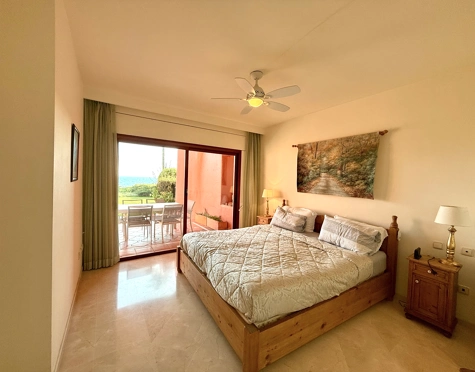 Ground Floor Apartment for sale in Menara Beach, Estepona East