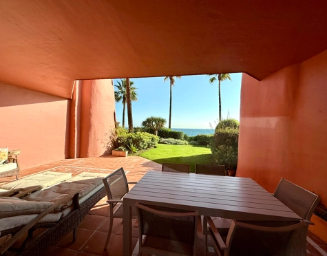 Ground Floor Apartment for sale in Menara Beach, Estepona East