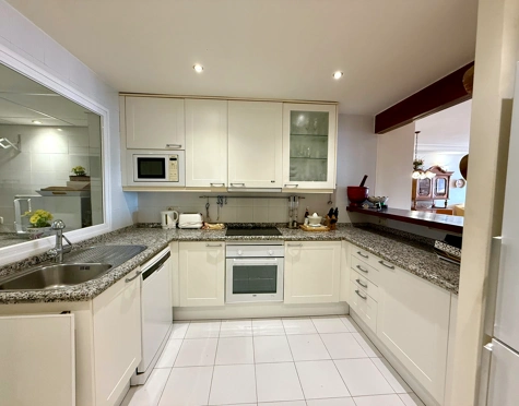 Ground Floor Apartment for sale in Menara Beach, Estepona East