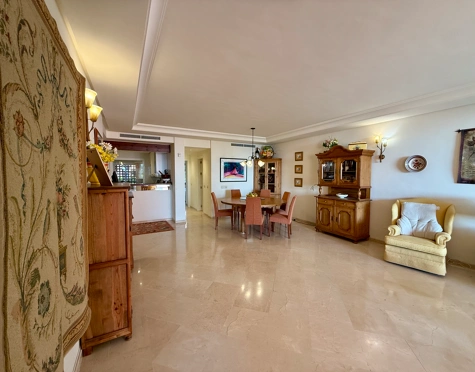 Ground Floor Apartment for sale in Menara Beach, Estepona East