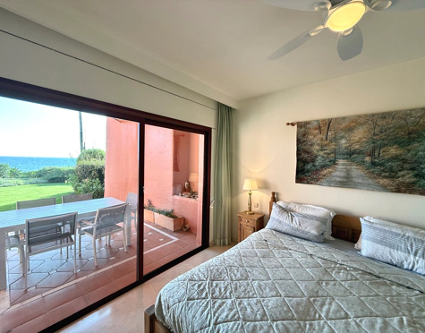 Ground Floor Apartment for sale in Menara Beach, Estepona East