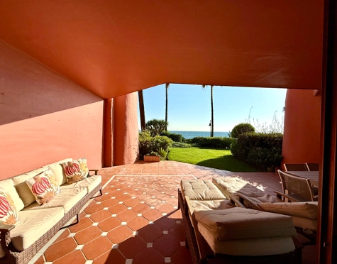 Ground Floor Apartment for sale in Menara Beach, Estepona East
