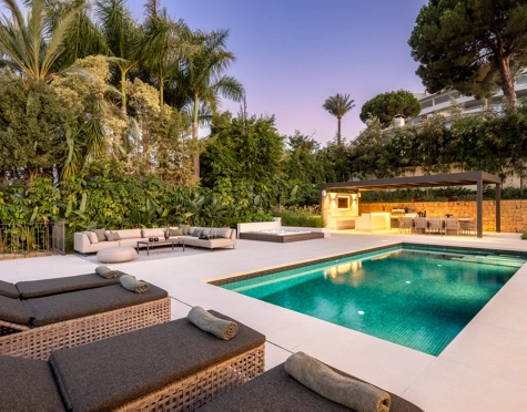 Villa en venta en Las Brisas, Nueva Andalucia