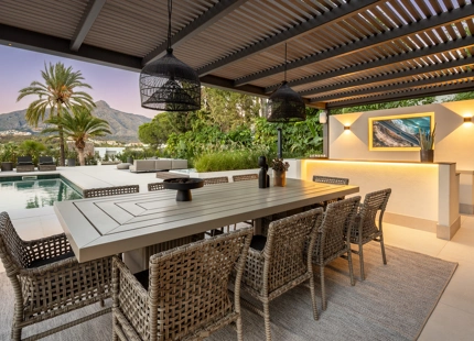VILLA DE LUJO EN LAS BRISAS CON VISTAS IMPRESIONANTES
