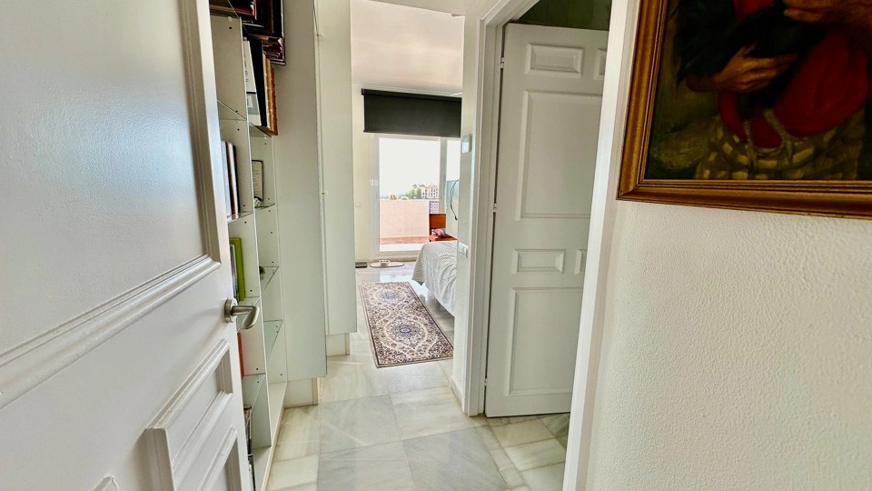 Apartment for long term rent in Las Colinas de la Heredia, Benahavis
