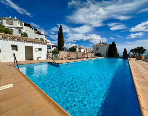 Apartment for sale in Las Colinas de la Heredia, Benahavis