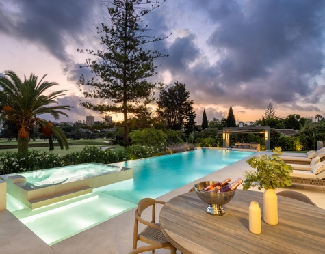 Villa en venta en Las Brisas, Nueva Andalucia