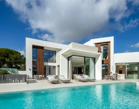 Villa en venta en Las Brisas, Nueva Andalucia
