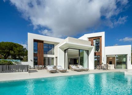 STUNNING FRONTLINE GOLF VILLA WITH BREATHTAKING VIEWS
