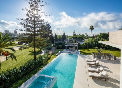 STUNNING FRONTLINE GOLF VILLA WITH BREATHTAKING VIEWS