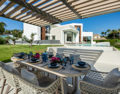 Villa en venta en Las Brisas, Nueva Andalucia