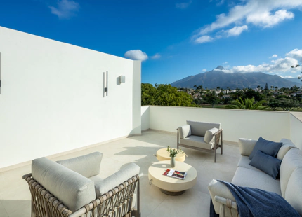 STUNNING FRONTLINE GOLF VILLA WITH BREATHTAKING VIEWS