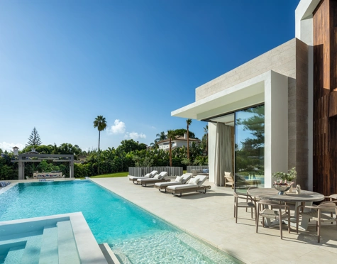 Villa en venta en Las Brisas, Nueva Andalucia