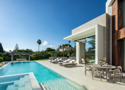 STUNNING FRONTLINE GOLF VILLA WITH BREATHTAKING VIEWS
