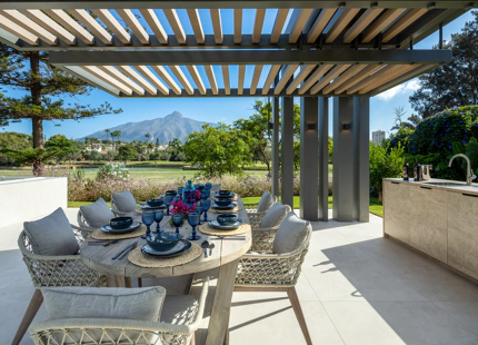 STUNNING FRONTLINE GOLF VILLA WITH BREATHTAKING VIEWS