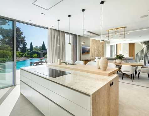 Villa en venta en Las Brisas, Nueva Andalucia