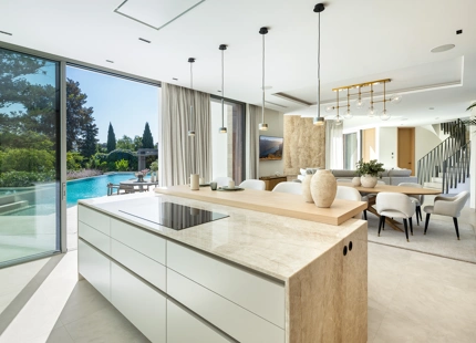 STUNNING FRONTLINE GOLF VILLA WITH BREATHTAKING VIEWS