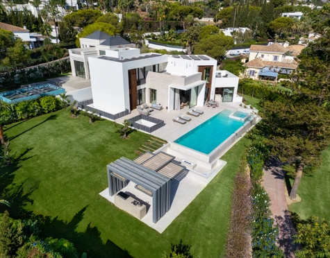 Villa en venta en Las Brisas, Nueva Andalucia