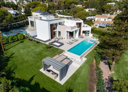 STUNNING FRONTLINE GOLF VILLA WITH BREATHTAKING VIEWS