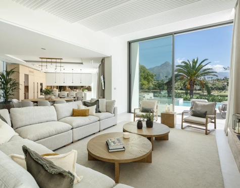 Villa en venta en Las Brisas, Nueva Andalucia