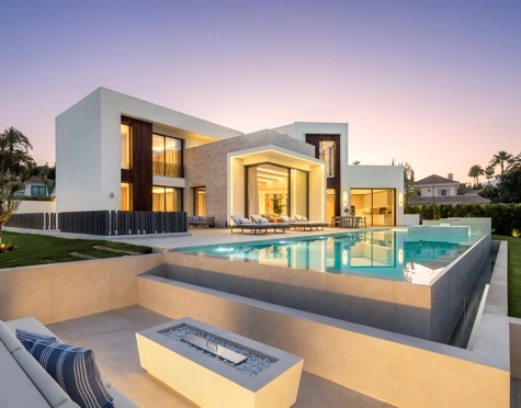 Villa en venta en Las Brisas, Nueva Andalucia