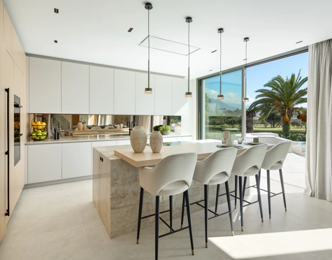Villa en venta en Las Brisas, Nueva Andalucia