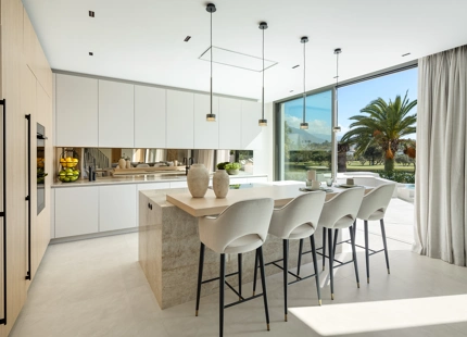 STUNNING FRONTLINE GOLF VILLA WITH BREATHTAKING VIEWS