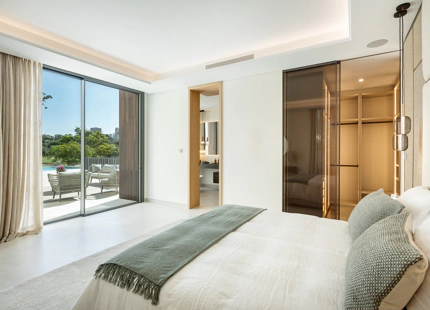 STUNNING FRONTLINE GOLF VILLA WITH BREATHTAKING VIEWS