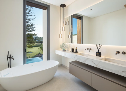 STUNNING FRONTLINE GOLF VILLA WITH BREATHTAKING VIEWS