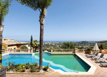 DÚPLEX MODERNO EN ENCANTADORA RESIDENCIA EN VENTA EN NUEVA ANDALUCÍA