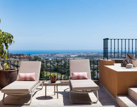Penthouse for sale in Les Belvederes, Nueva Andalucia