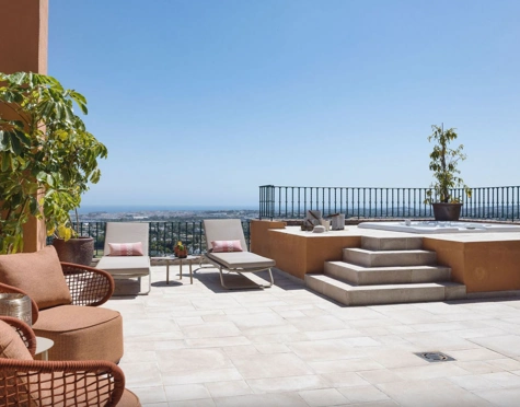 DÚPLEX MODERNO EN ENCANTADORA RESIDENCIA EN VENTA EN NUEVA ANDALUCÍA