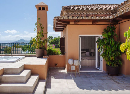DÚPLEX MODERNO EN ENCANTADORA RESIDENCIA EN VENTA EN NUEVA ANDALUCÍA