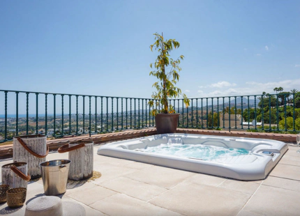 DÚPLEX MODERNO EN ENCANTADORA RESIDENCIA EN VENTA EN NUEVA ANDALUCÍA