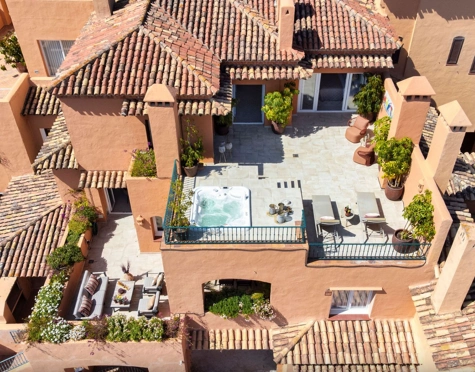 Penthouse for sale in Les Belvederes, Nueva Andalucia