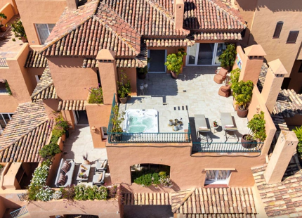 DÚPLEX MODERNO EN ENCANTADORA RESIDENCIA EN VENTA EN NUEVA ANDALUCÍA