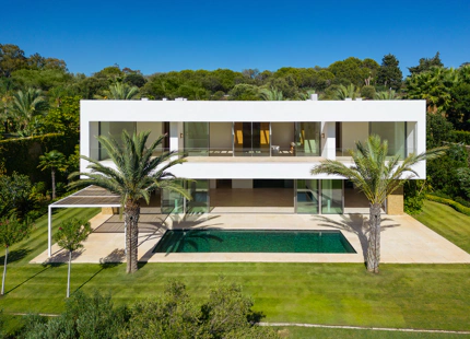 VILLA DE LUJO EN FINCA CORTESIN: UN SANTUARIO MEDITERRÁNEO