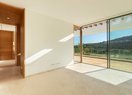 VILLA DE LUJO EN FINCA CORTESIN: UN SANTUARIO MEDITERRÁNEO