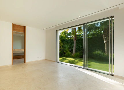 VILLA DE LUJO EN FINCA CORTESIN: UN SANTUARIO MEDITERRÁNEO