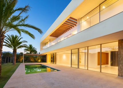 VILLA DE LUJO EN FINCA CORTESIN: UN SANTUARIO MEDITERRÁNEO