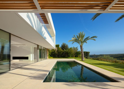 VILLA DE LUJO EN FINCA CORTESIN: UN SANTUARIO MEDITERRÁNEO