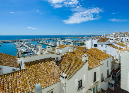 EXQUISITE LUXURY APARTMENT WITH PANORAMIC VIEWS IN PUERTO BANÚS
