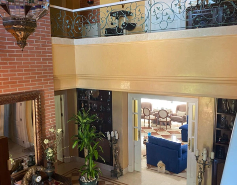 Villa for sale in Parcelas del Golf, Nueva Andalucia
