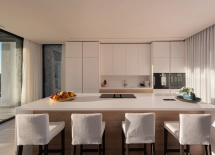 LUXURIOUS FRONTLINE GOLF VILLA FOR SALE IN NUEVA ANDALUCIA