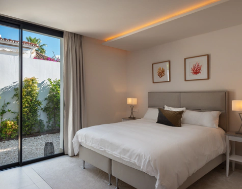 Villa for sale in Aloha, Nueva Andalucia