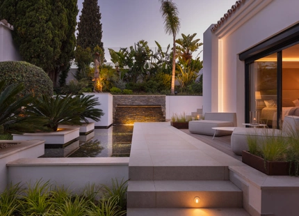 LUXURIOUS FRONTLINE GOLF VILLA FOR SALE IN NUEVA ANDALUCIA