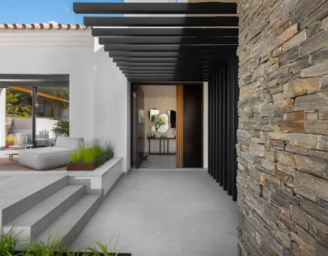 Villa for sale in Aloha, Nueva Andalucia